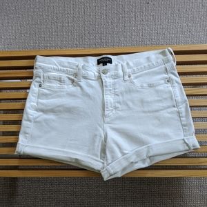 VGUC Banana Republic white cuffed denim shorts sz8